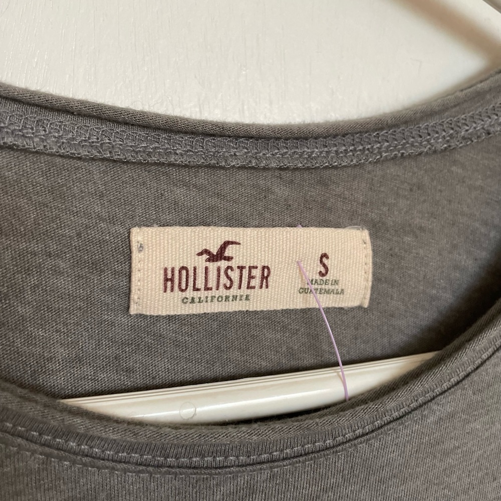 Hollister “The Who” Cropped Graphic Lightweight Top - Size S - Picture 5 of 11